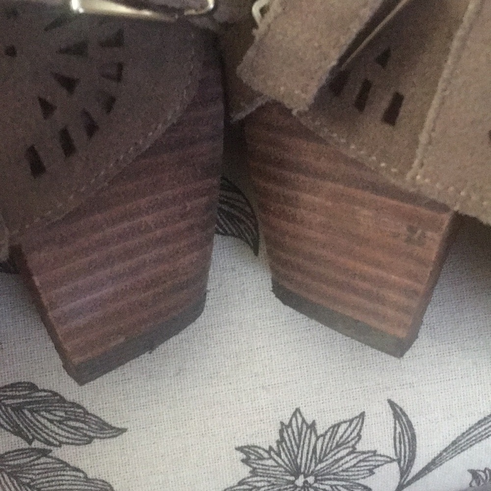 Naughty monkey booties - Picture 6 of 7